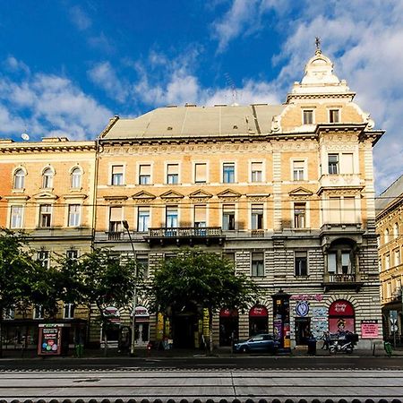 Cozy 2 Bedroom Apartment In Terez Boulevard. Budapest Exterior photo